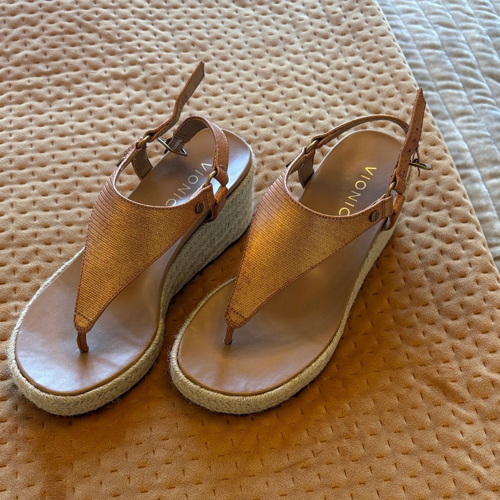 Vionic Women's Brown Wedge Sandals
